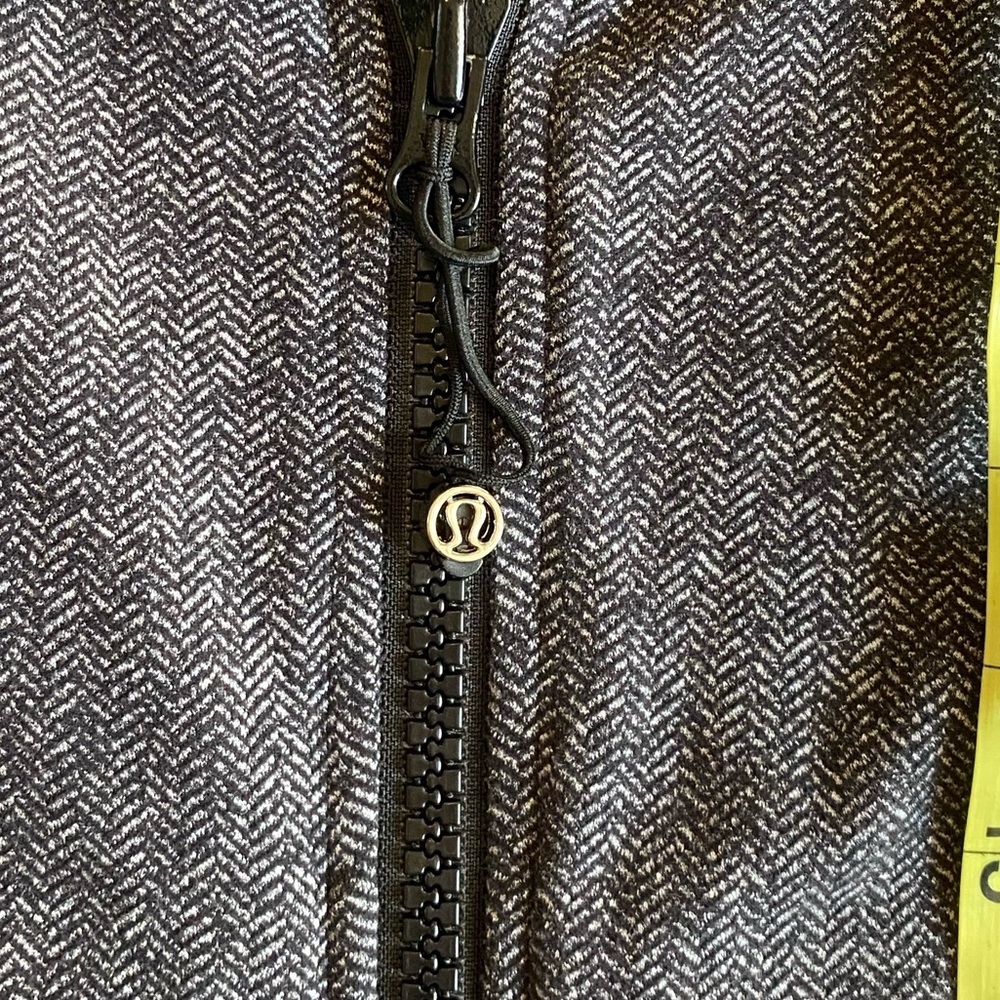 Lululemon Define Jacket - Picture 6 of 7